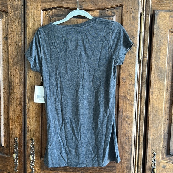 Cariloha tee - Picture 2 of 8